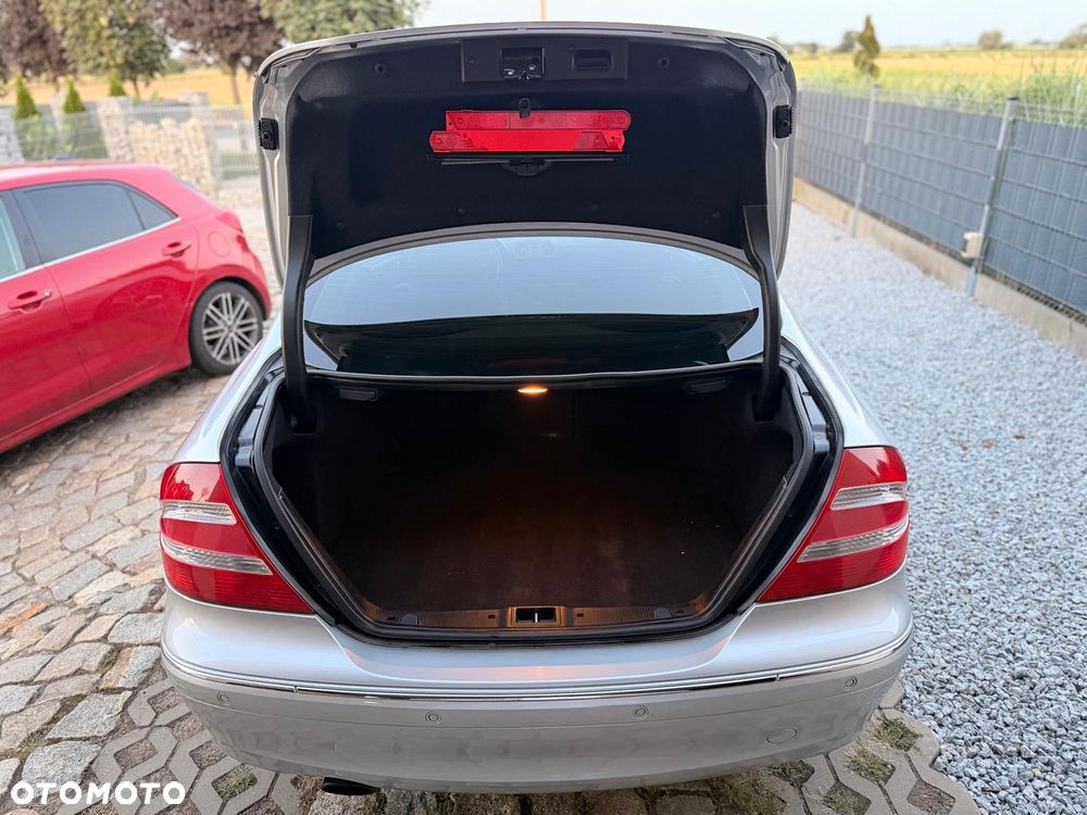 Mercedes-Benz CLK - 11