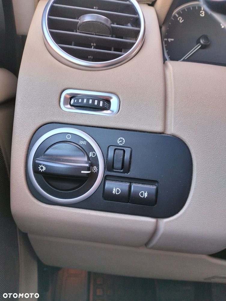 Land Rover Discovery 2.7D V6 HSE - 24