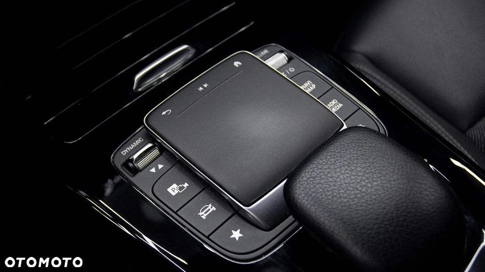 Mercedes-Benz Klasa A 250 e PHEV Progressive 8G-DCT - 28