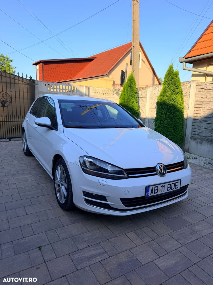 Volkswagen Golf - 1