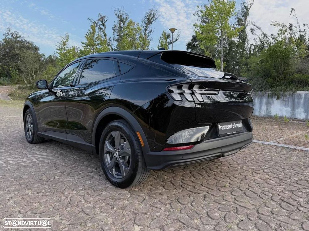 Ford Mustang Mach-E 75.7 kWh Premium AWD — fotografia 16