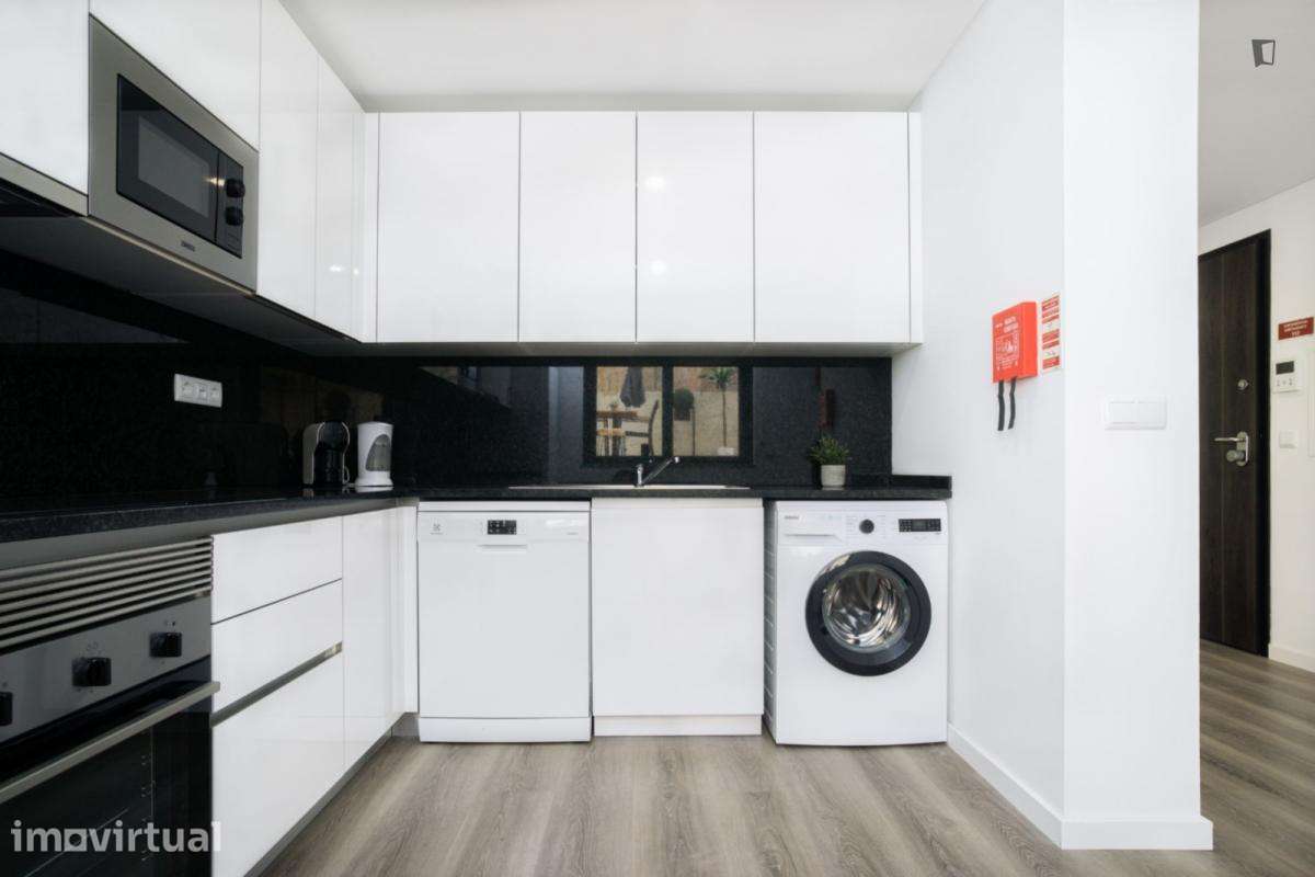 Apartamento com 2 quartos - localizado em Faro - Grande imagem: 4/19