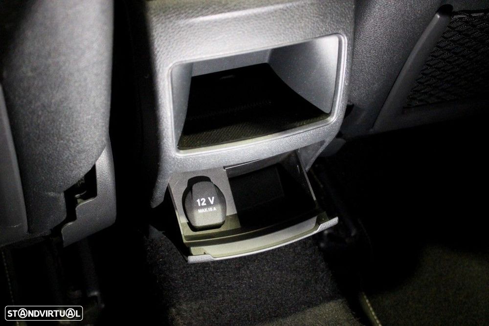 Mercedes-Benz CLA 220 - 21