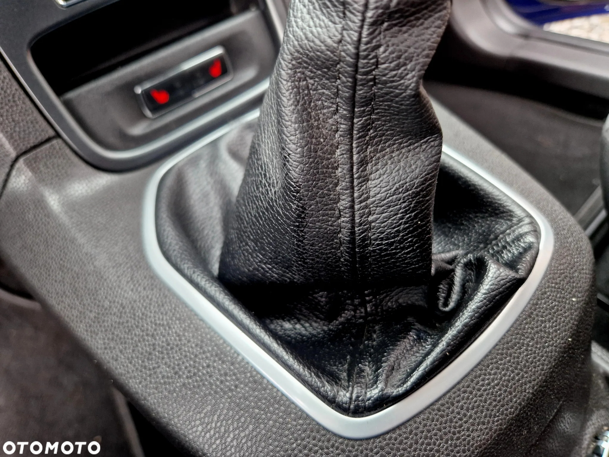 Ford Fiesta 1.0 EcoBoost S&S TREND - 25