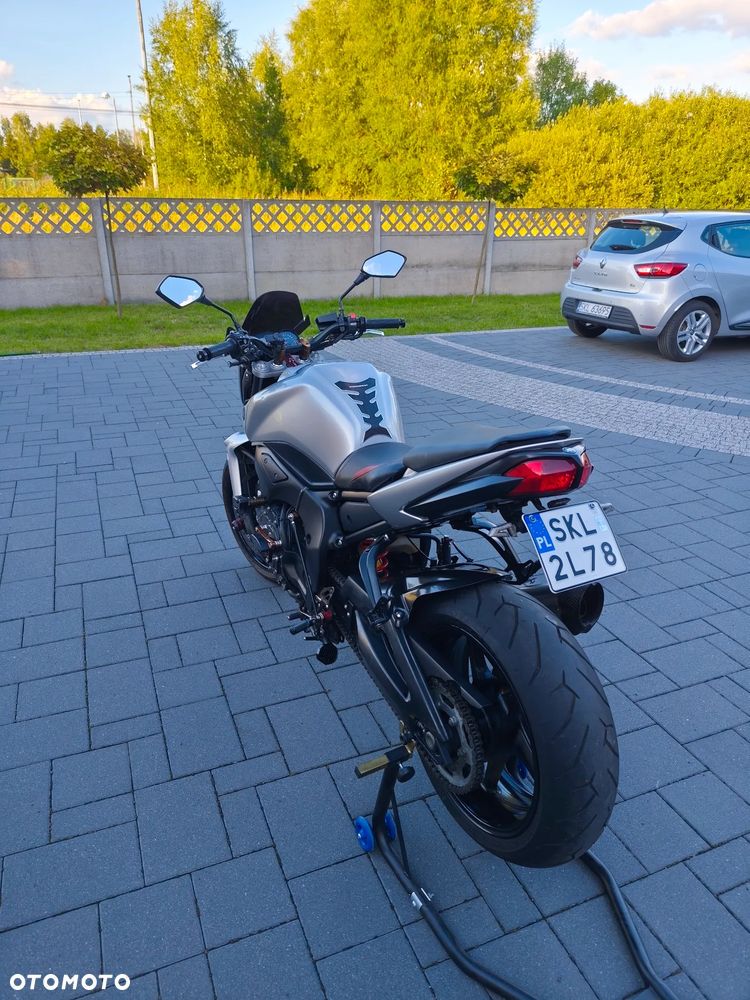 Yamaha FZ - 8