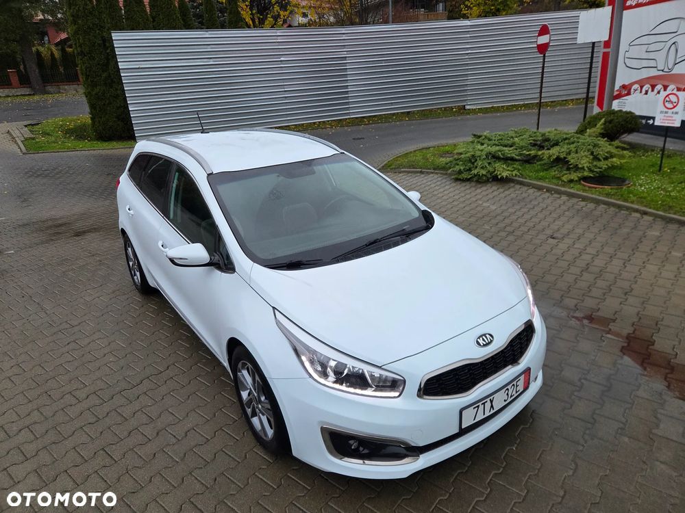 Kia Ceed 1.6 GDI ISG Dream-Team Edition - 26