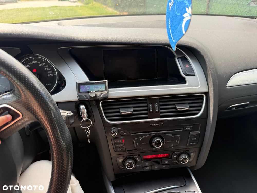 Audi A4 Avant 2.0 TDI - 17
