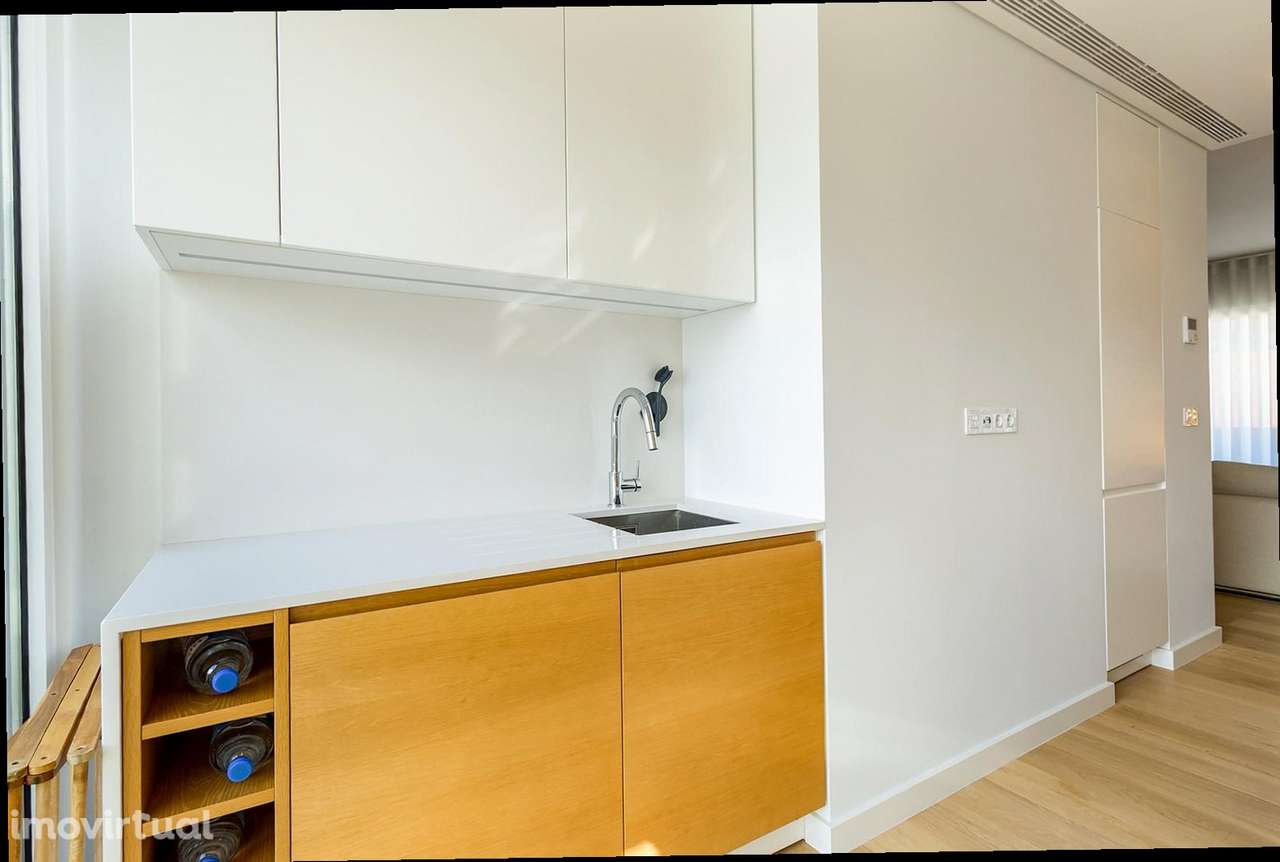 Apartamento T2 com varanda em Campo de Ourique - Grande imagem: 4/25