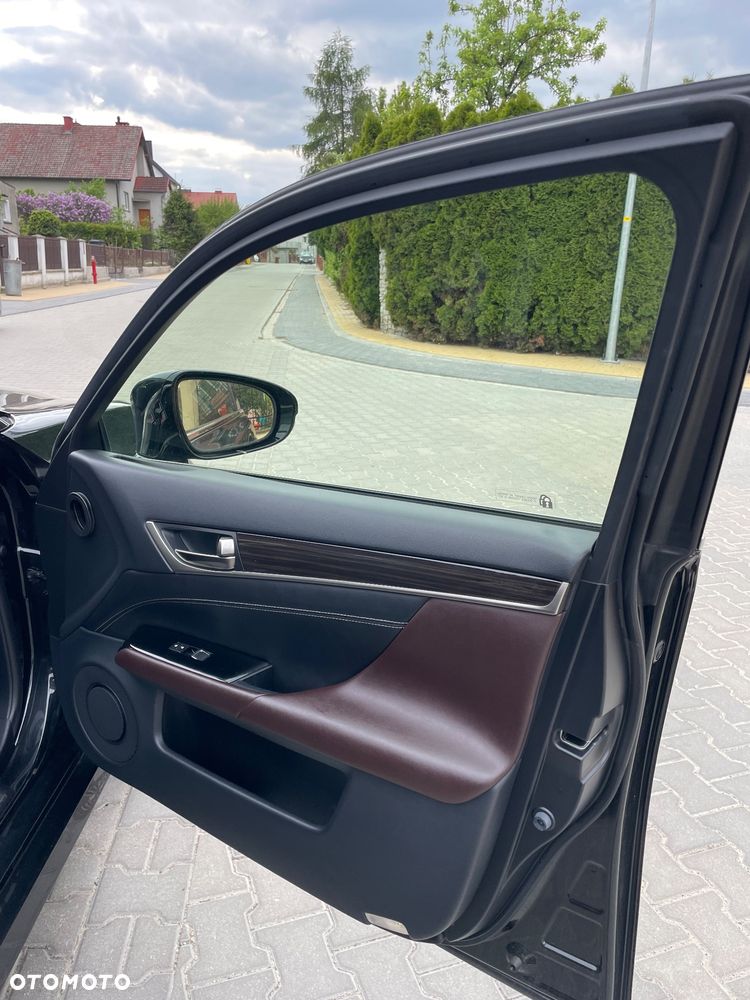 Lexus GS 200t / 300 Prestige - 16