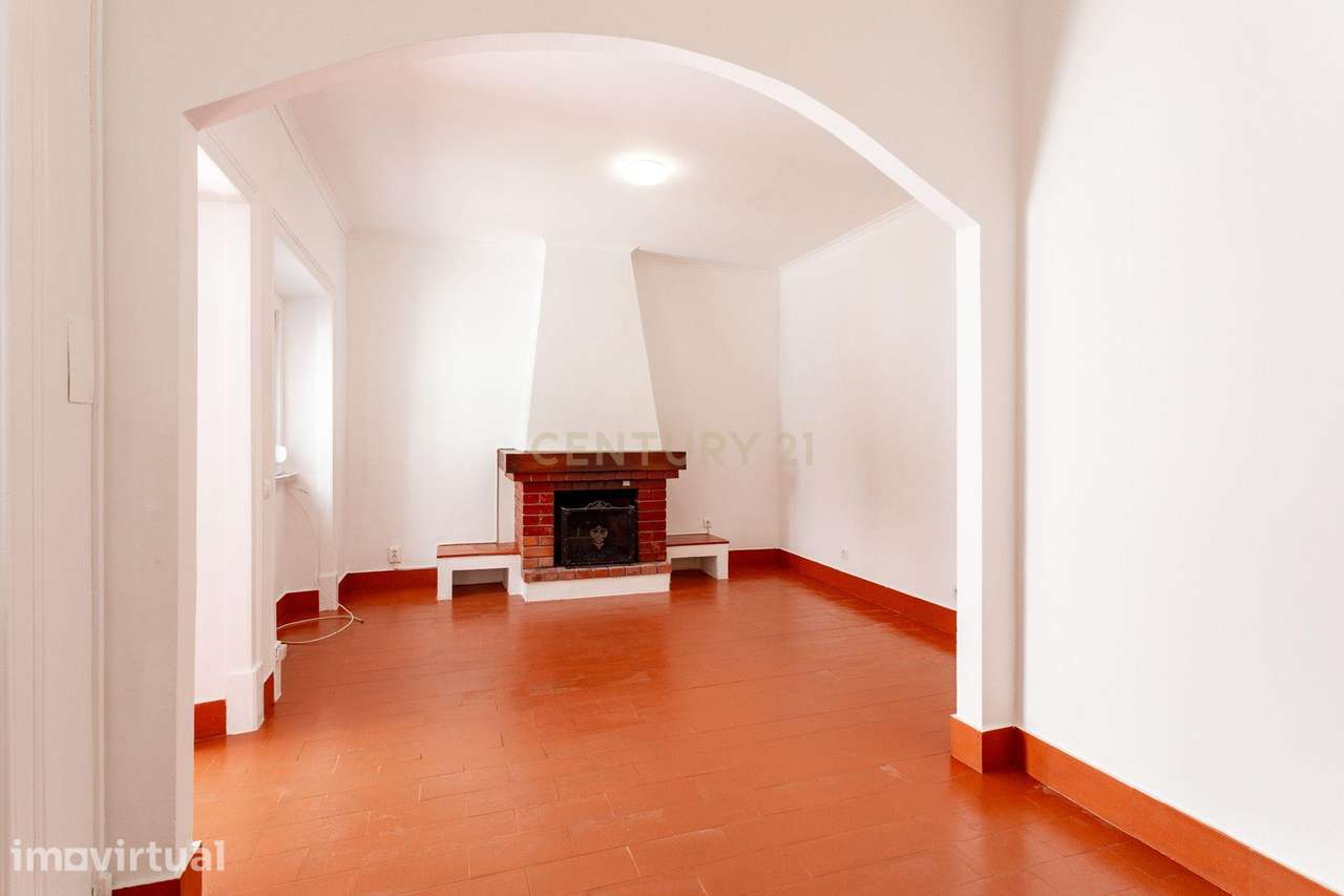 Moradia T2 com Garagem e Logradouro para Arrendamento - Grande imagem: 3/40