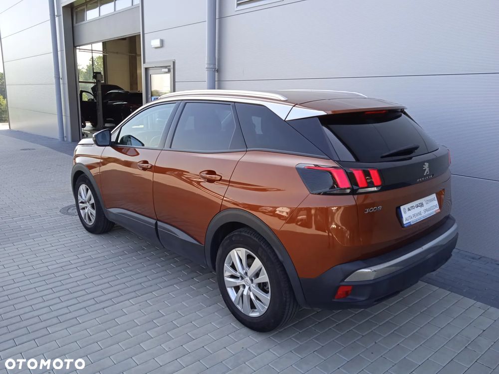 Peugeot 3008 1.2 PureTech Allure S&S - 6