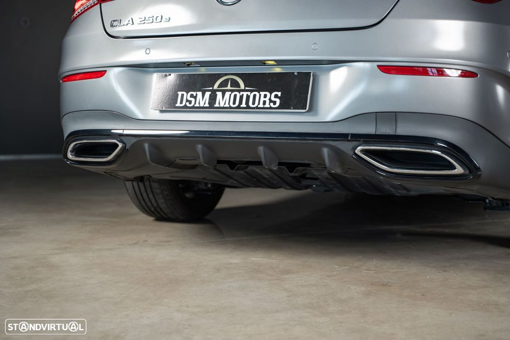 Mercedes-Benz CLA 250 e Shooting Brake AMG Line - 10