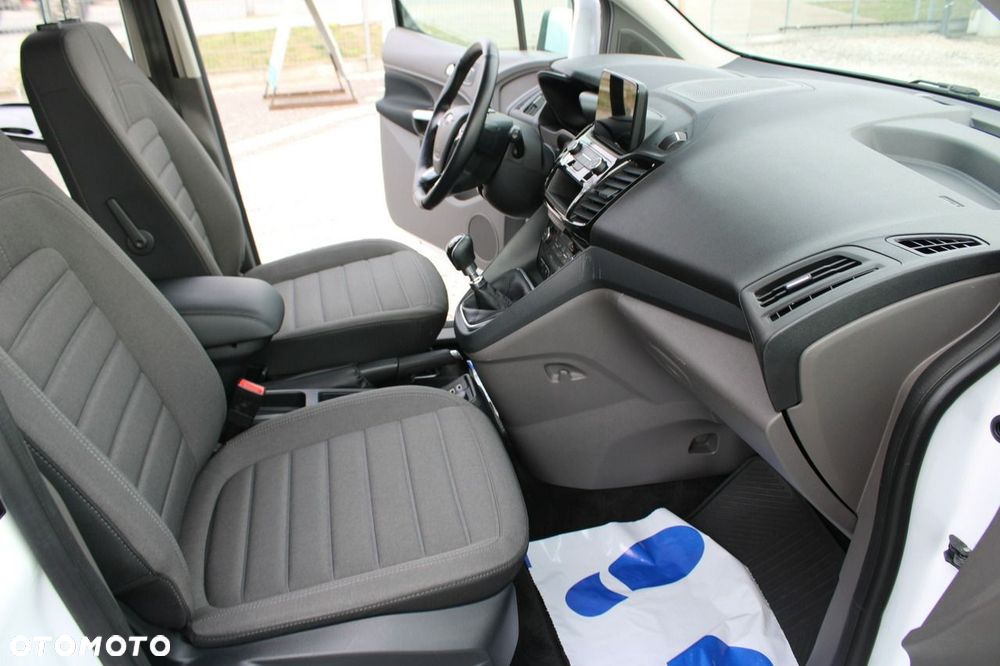 Ford Tourneo Connect - 33