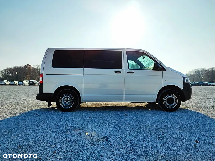 Volkswagen Caravelle - 15