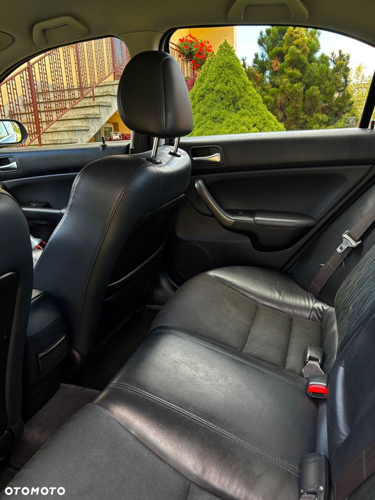 Honda Accord 2.0 i Automatik Sport - 23