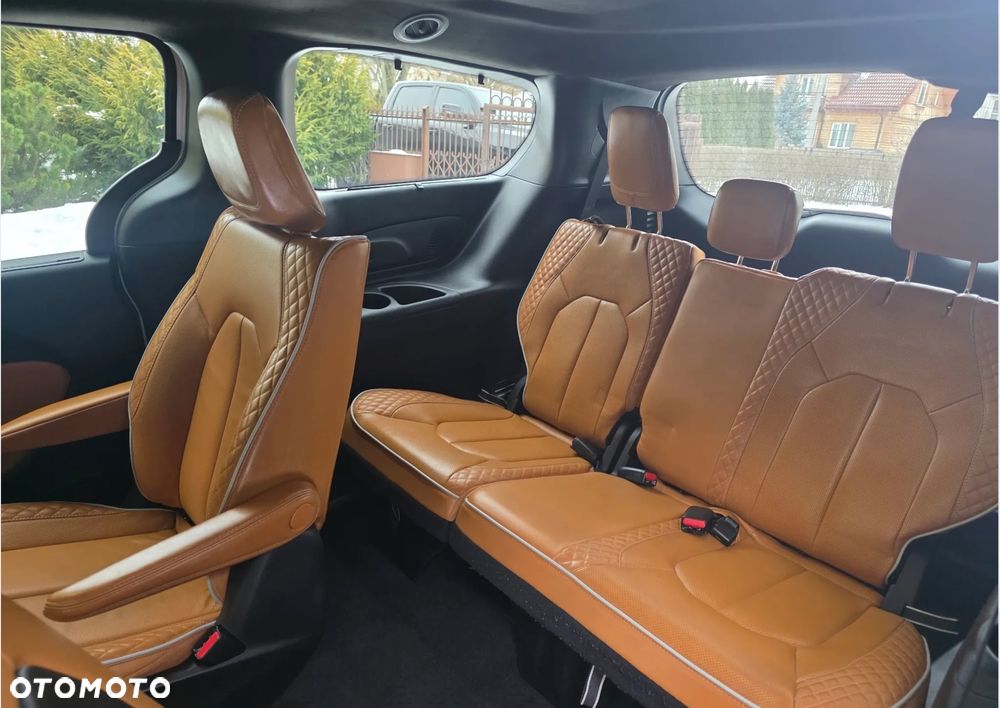 Chrysler Pacifica - 26