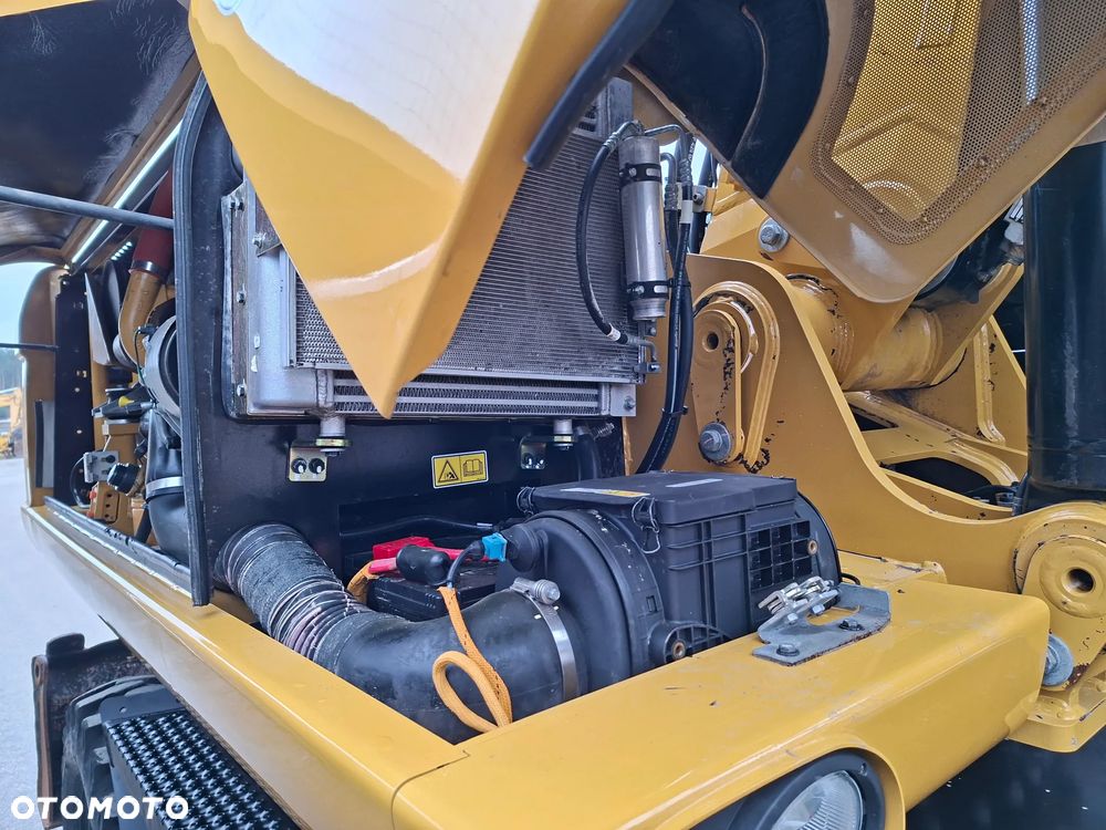 Caterpillar CAT M 318 D - 17