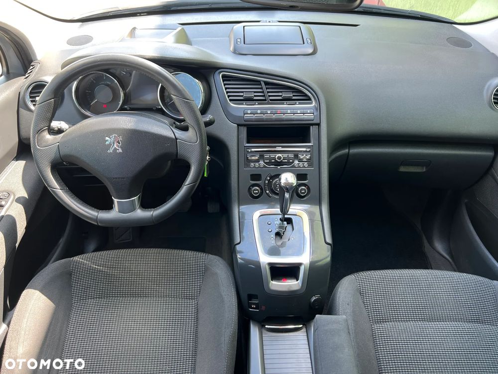 Peugeot 5008 - 11