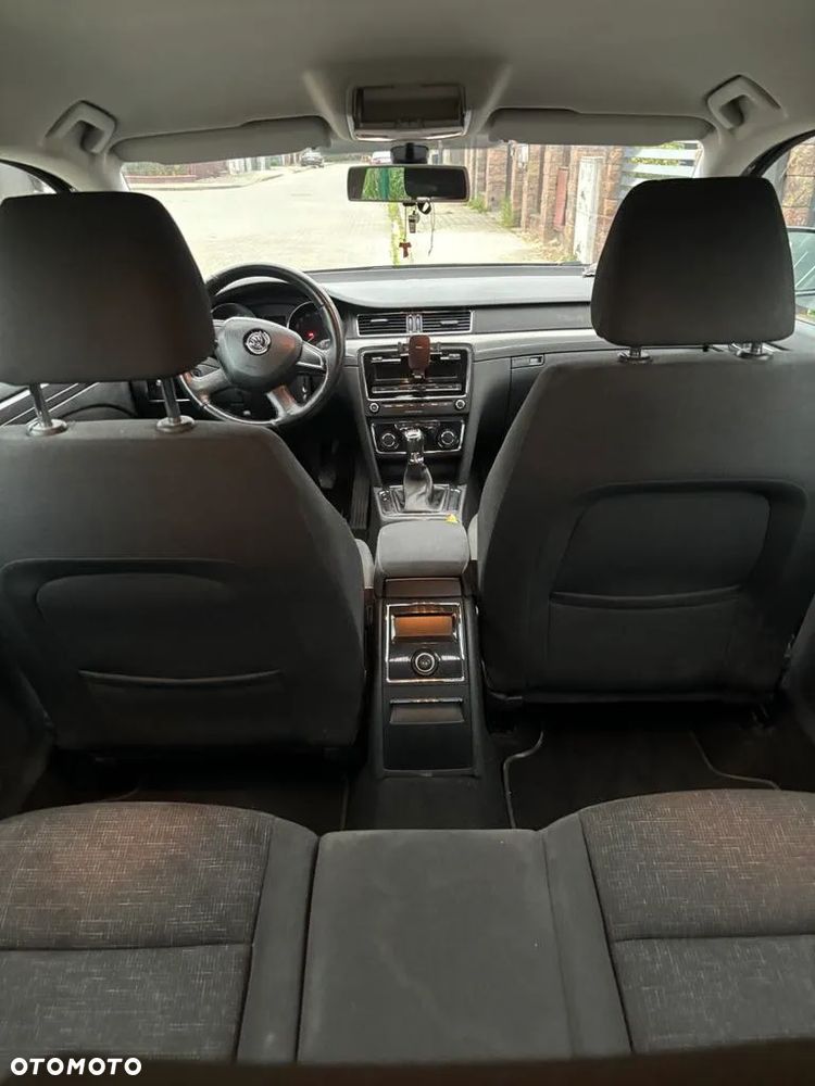 Skoda Superb ver-iii-combi-diesel-active - 12