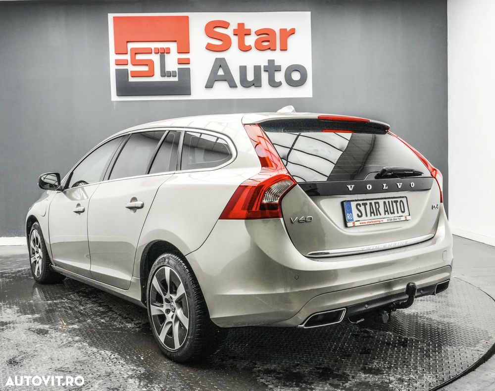 Volvo V60 D5 Momentum - 4