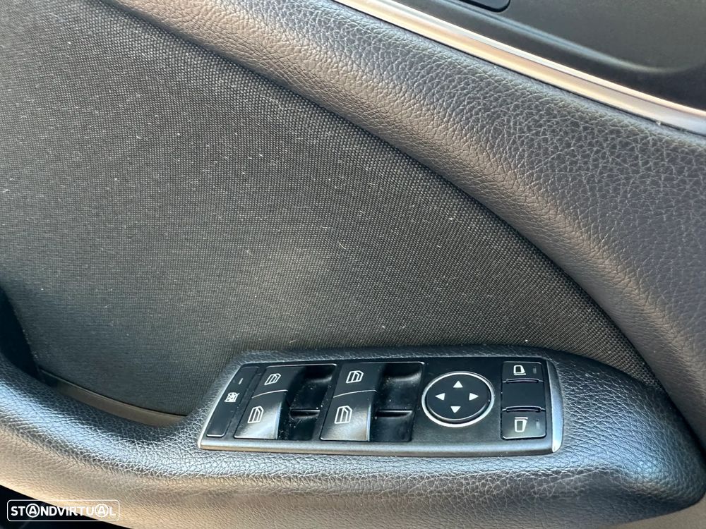 Mercedes-Benz B 180 - 40