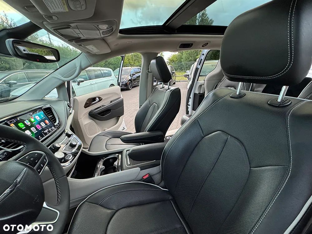 Chrysler Pacifica - 25