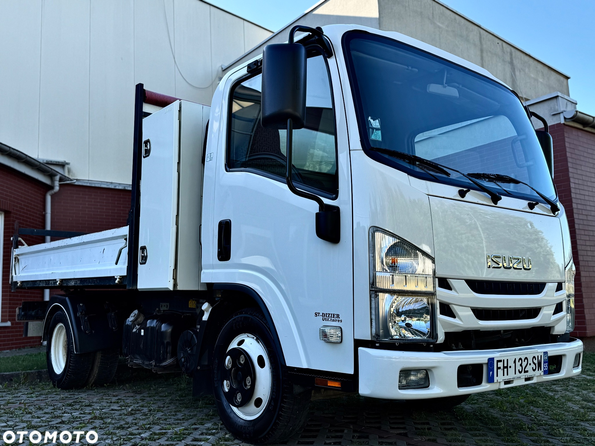 Isuzu N1R - 14
