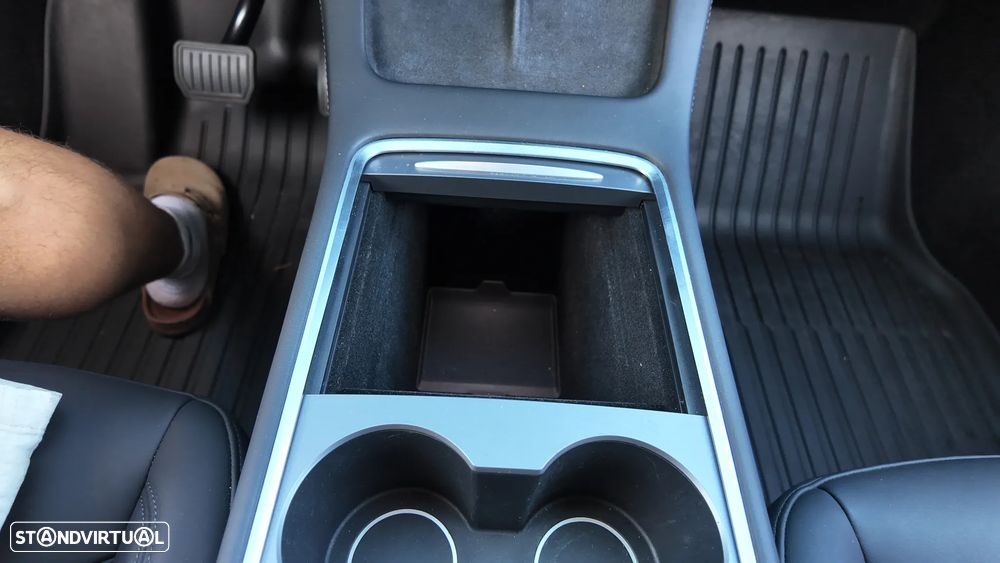 Tesla Model Y RWD - 12