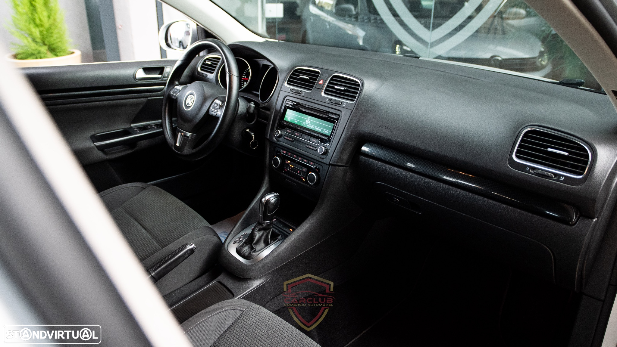 VW Golf Variant 2.0 TDi Confortline DSG - 24