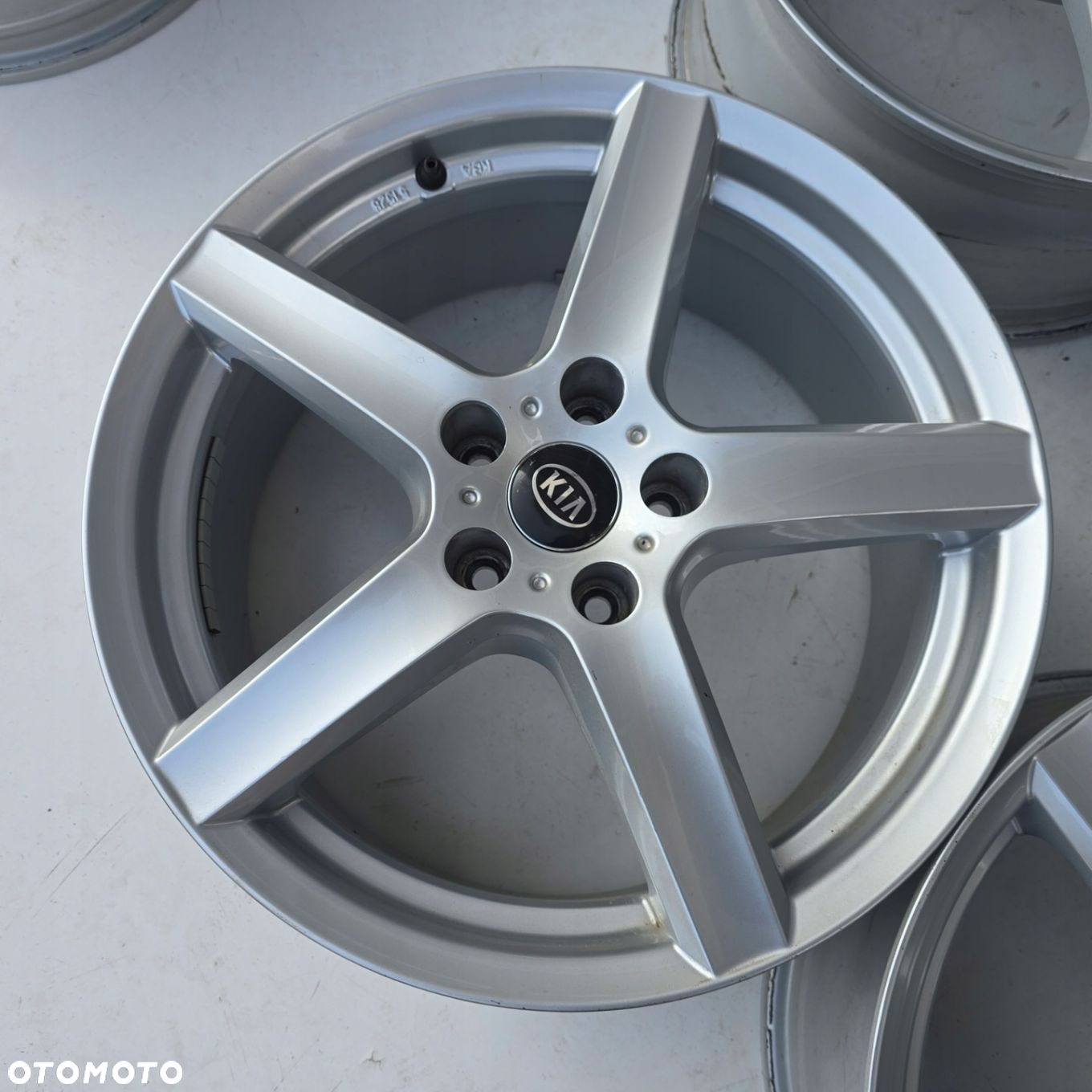 KIA PROCEED X CEED NIRO OPTIMA CARENS VENGA HYUNDAI 18 5x114.3 ET40 4X - 5