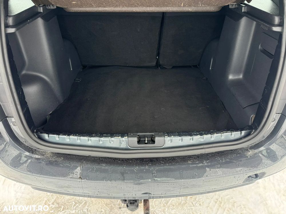 Dacia Duster dCi 90 FAP 4x2 Ambiance - 32