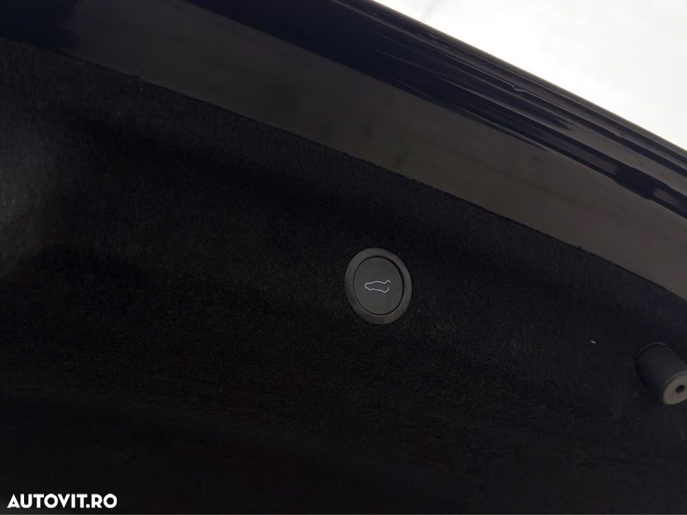 Tesla Model Y Long Range Dual Motor AWD - 26