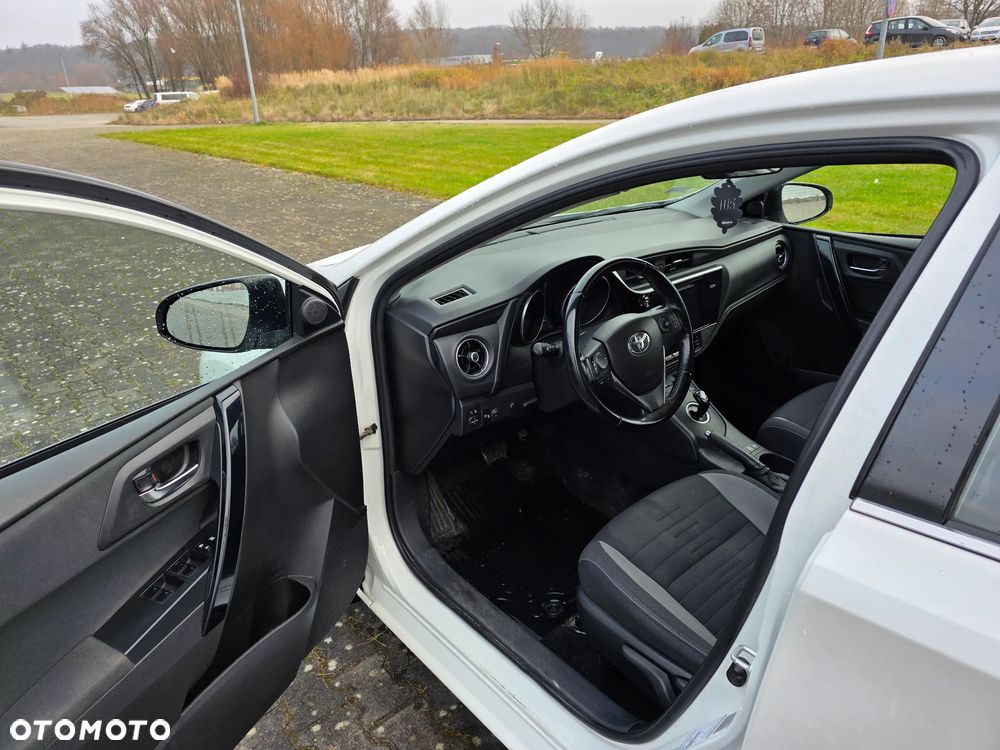 Toyota Auris Hybrid 135 Comfort - 6