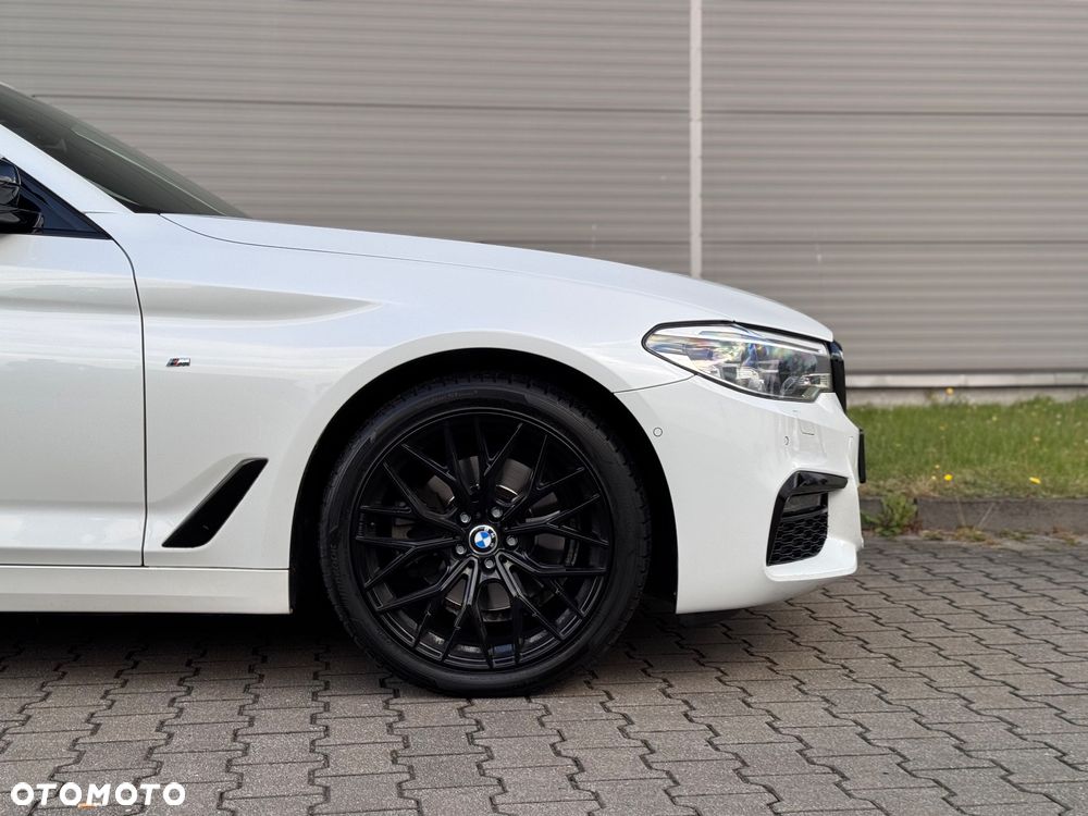 BMW Seria 5 520d Touring M Sport Edition - 22
