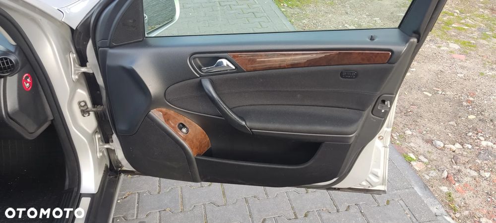 Mercedes-Benz Klasa C 220 CDI Automatik Elegance - 21