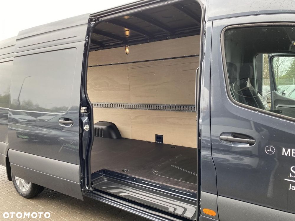 Mercedes-Benz Sprinter - 21