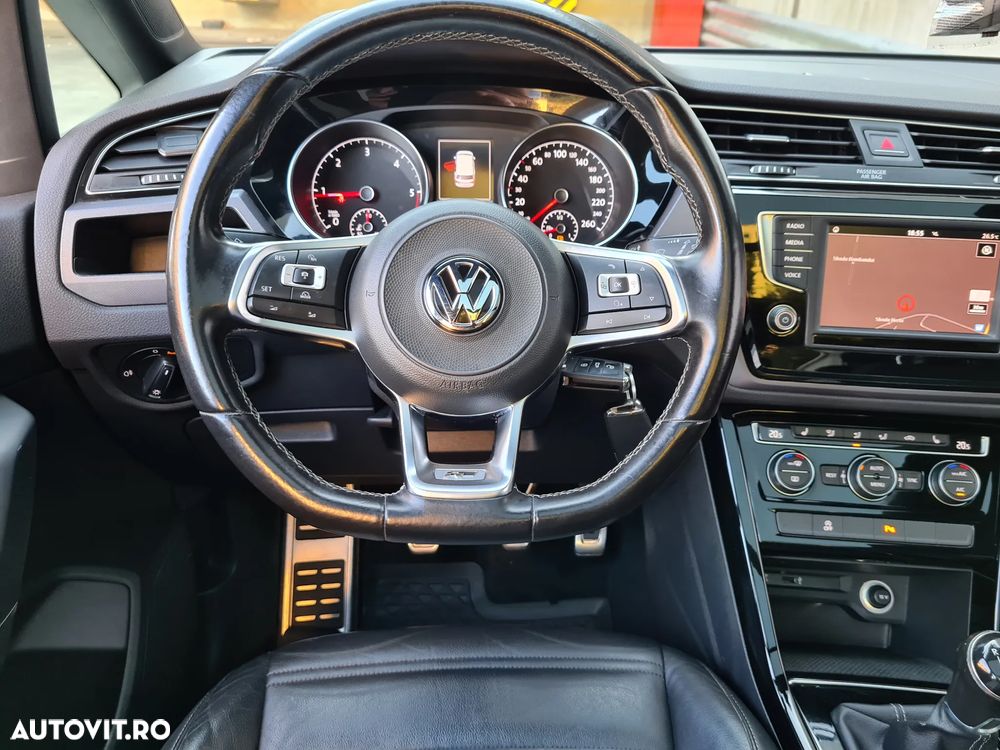 Volkswagen Touran - 19