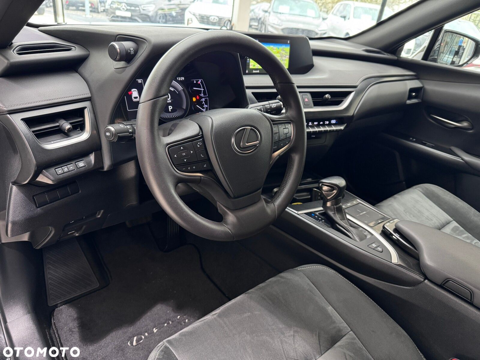 Lexus UX - 8