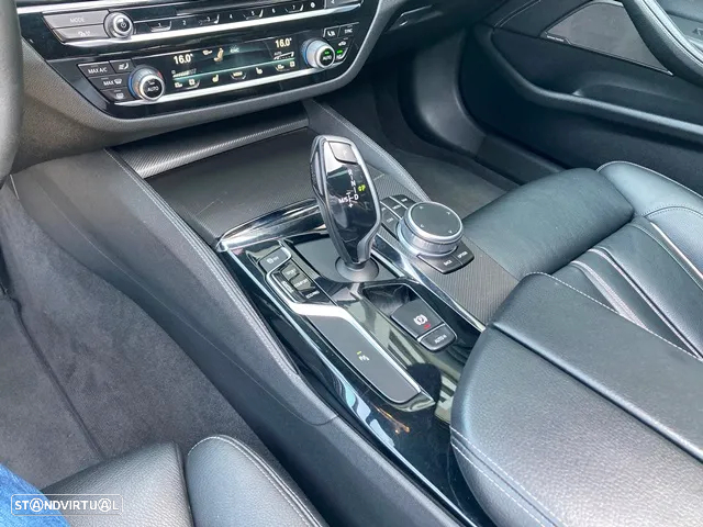 BMW M550d xDrive Auto - 36