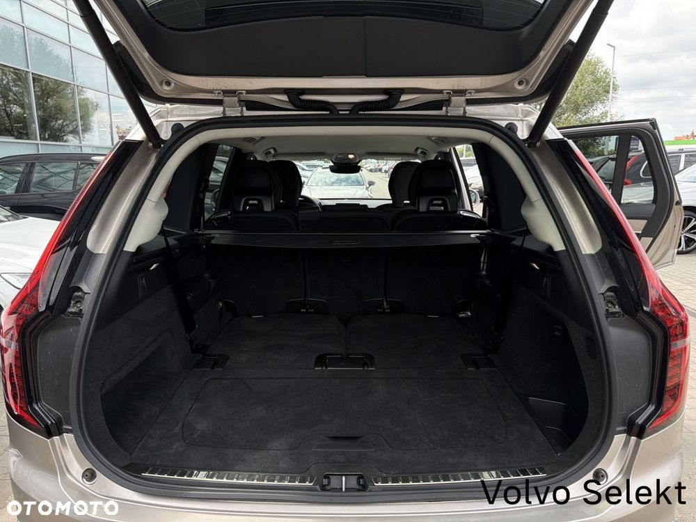 Volvo XC 90 - 32