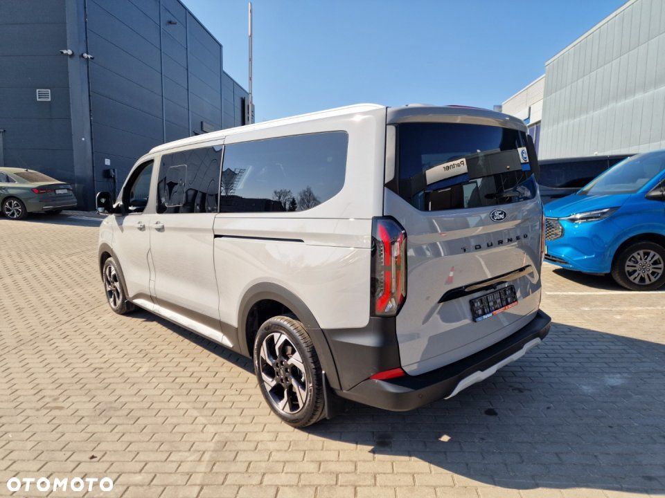 Ford Tourneo Custom - 5