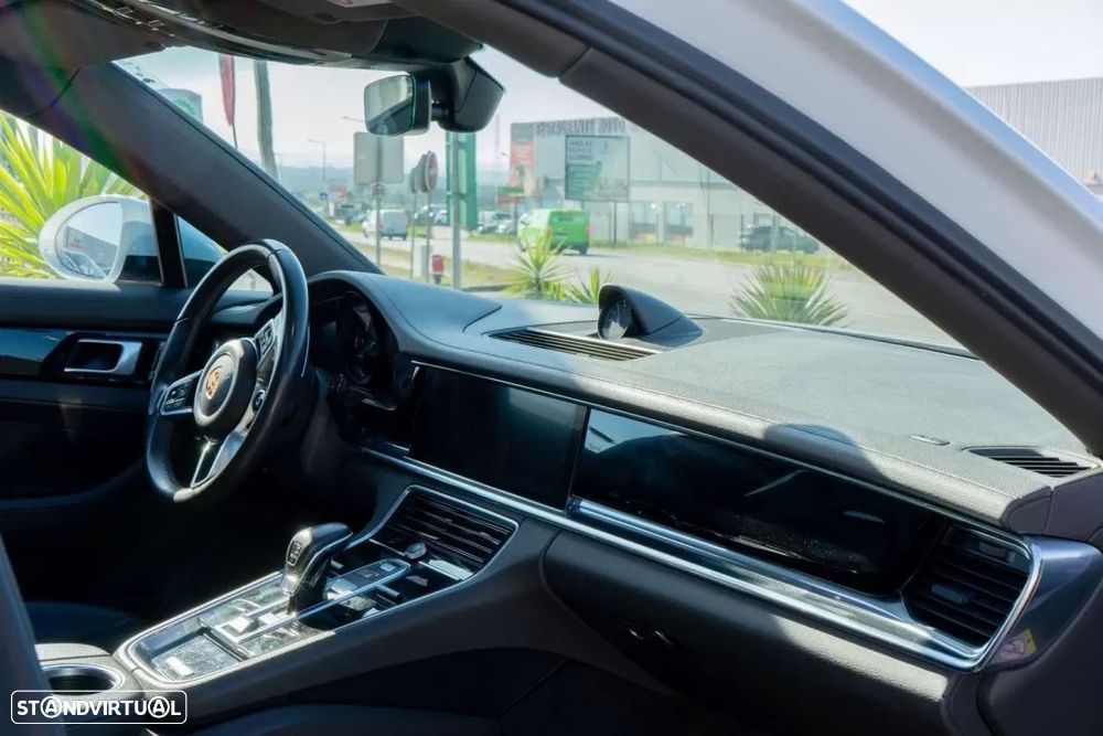 Porsche Panamera Sport Turismo - 22