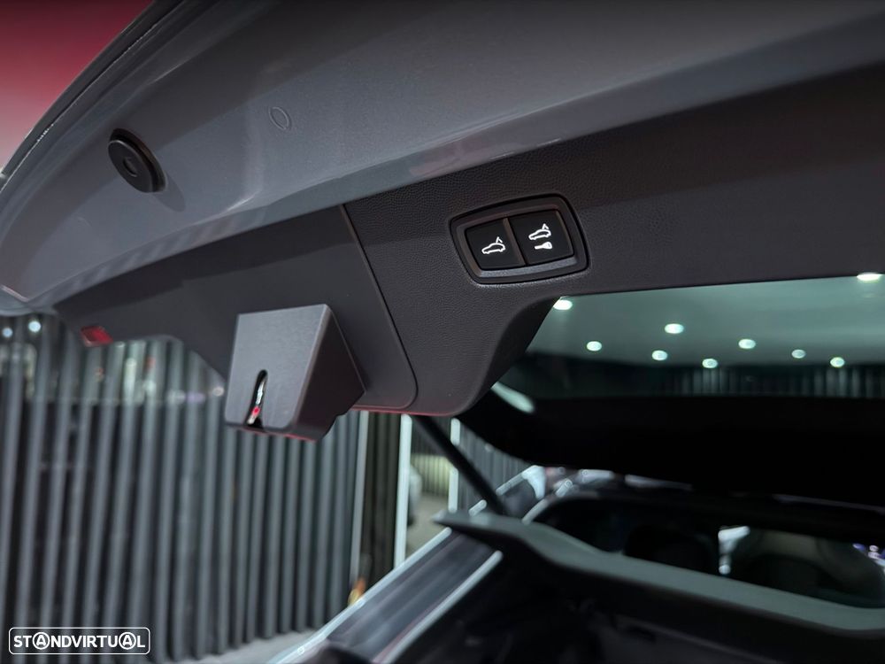 Porsche Macan Electric 4 - 51