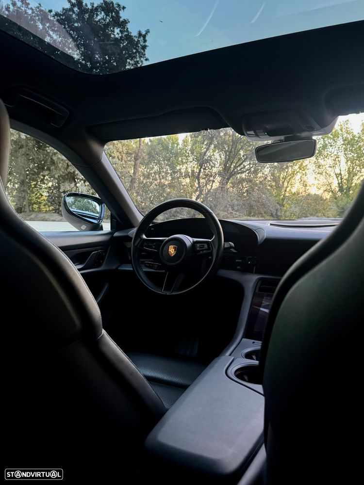Porsche Taycan - 14
