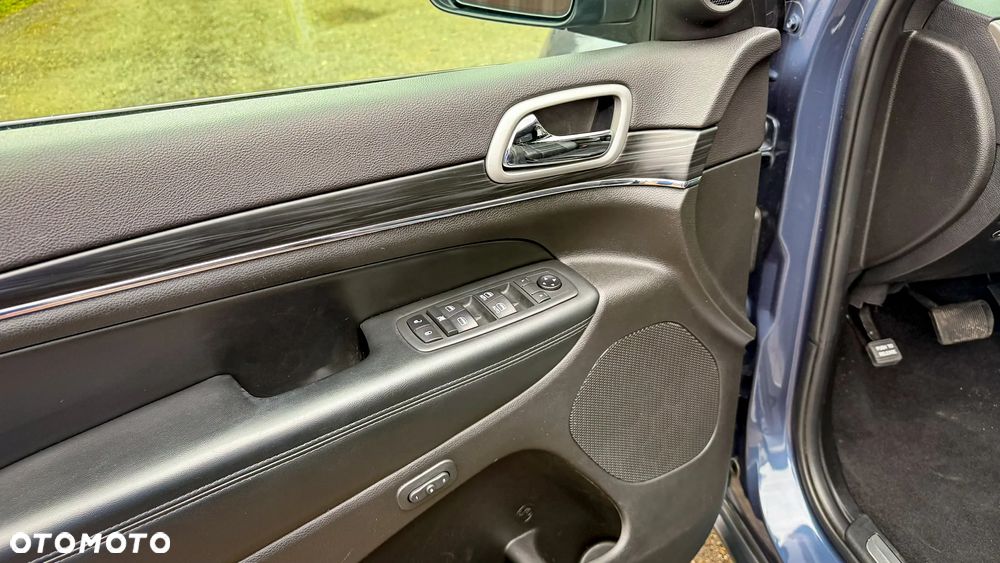 Jeep Grand Cherokee - 18