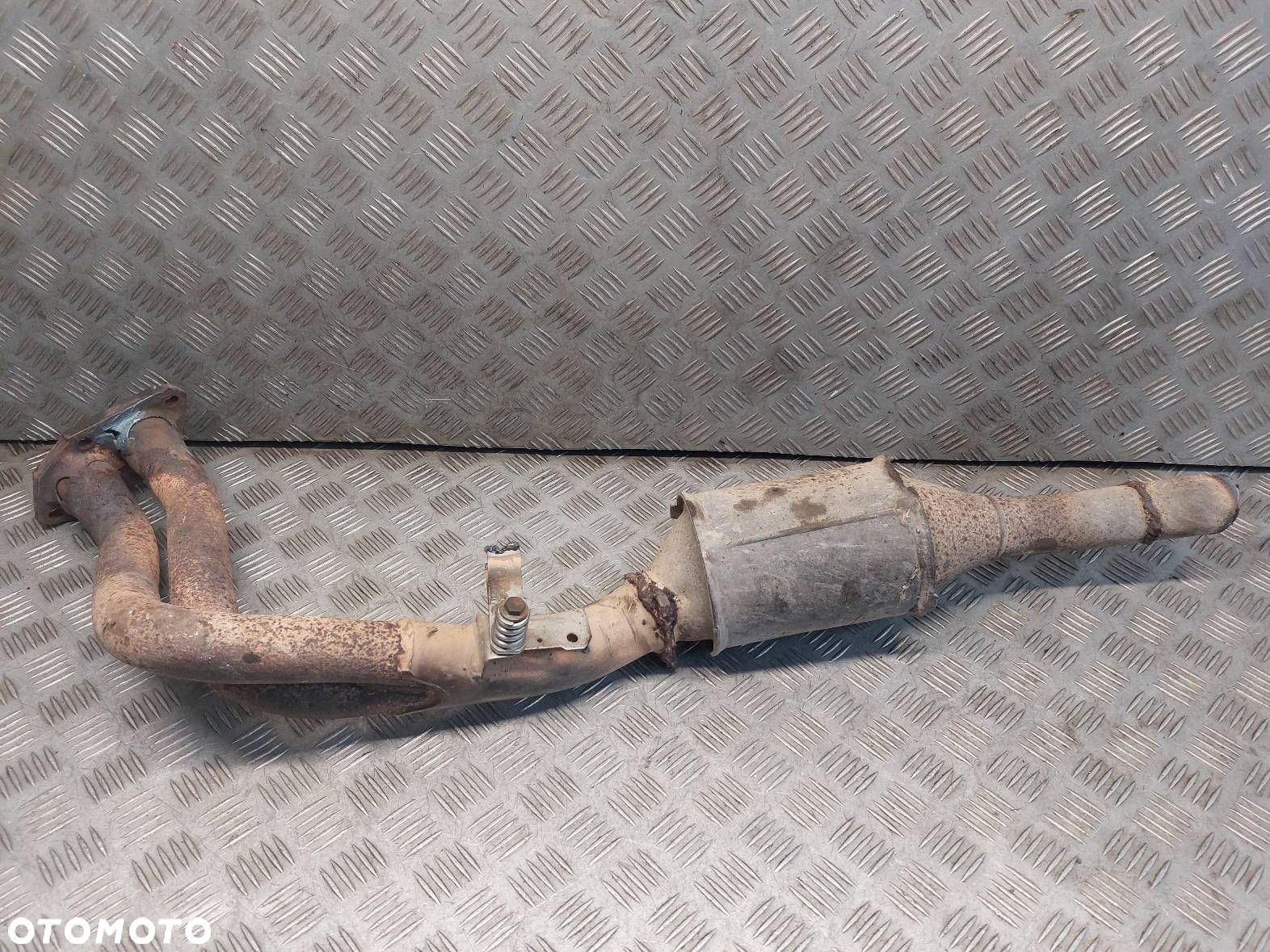 KATALIZATOR PUSTY RURA WYDECHOWA DWURURKA AUDI 80 B4 1.6 8V - 3