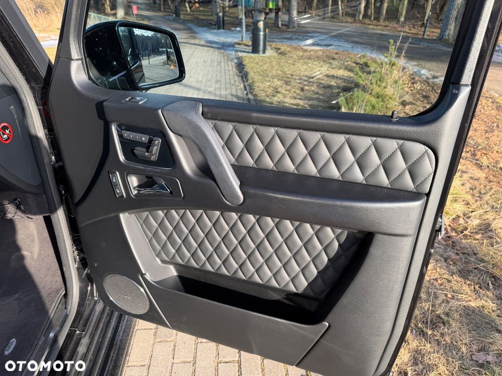 Mercedes-Benz Klasa G 63 AMG AMG SPEEDSHIFT 7G-TRONIC - 23