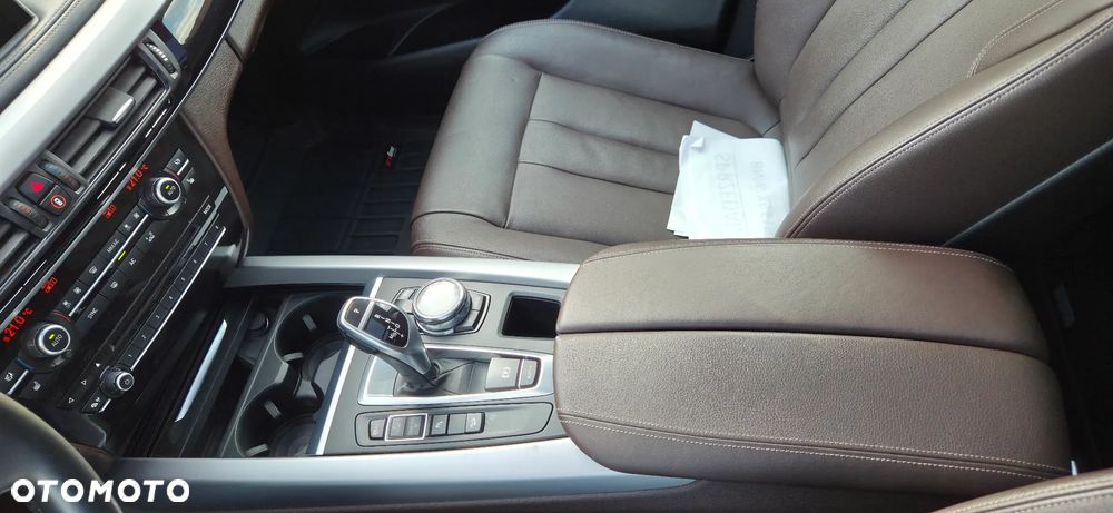 BMW X5 xDrive25d - 11