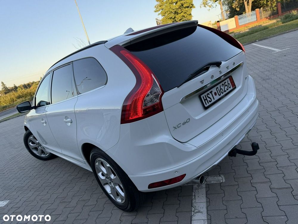 Volvo XC 60 D4 Momentum - 28