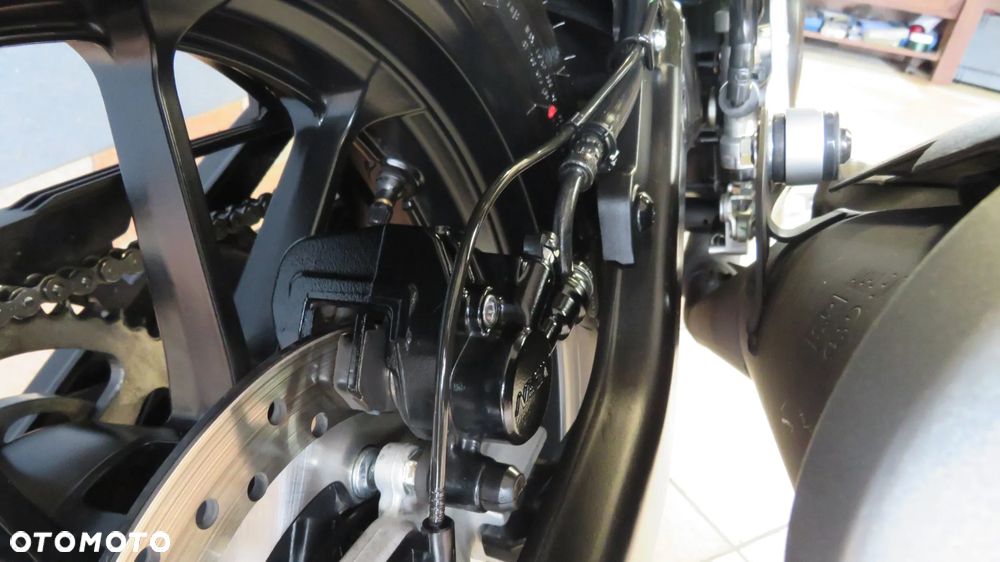 Yamaha MT - 12